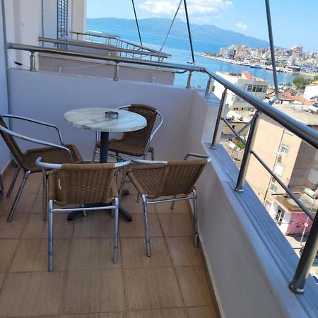 Marina Apartment Sarandë Exteriör bild