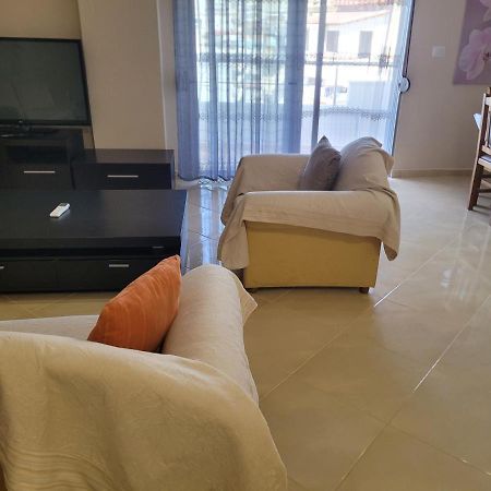 Marina Apartment Sarandë Exteriör bild