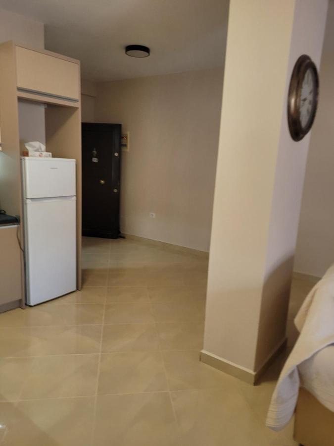 Marina Apartment Sarandë Exteriör bild