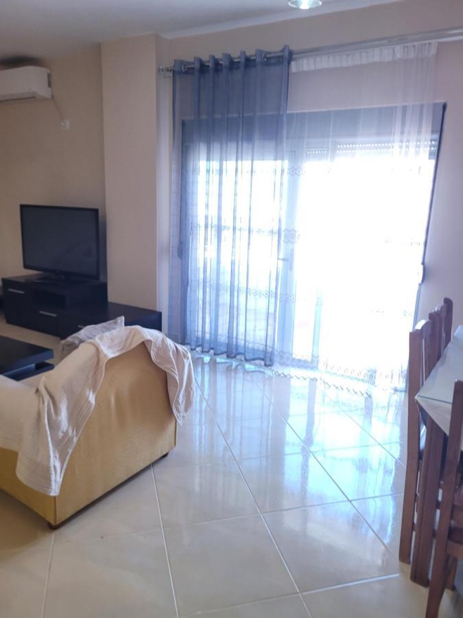 Marina Apartment Sarandë Exteriör bild