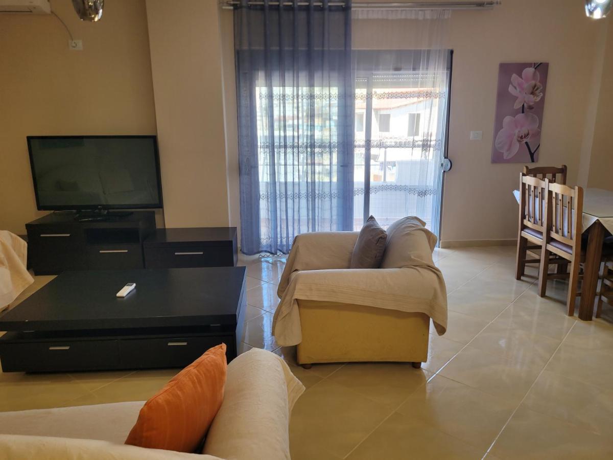 Marina Apartment Sarandë Exteriör bild