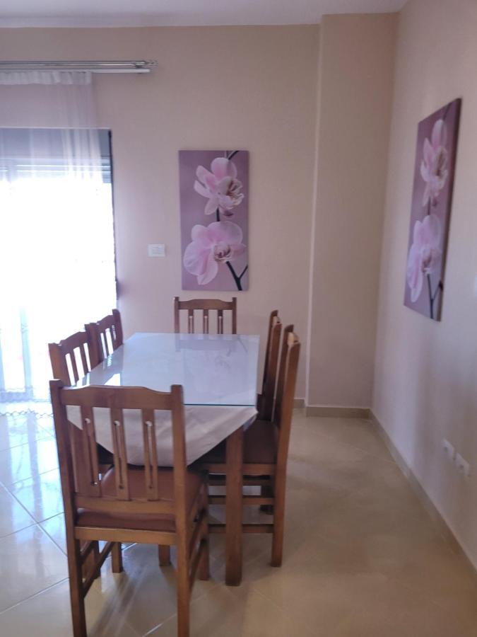 Marina Apartment Sarandë Exteriör bild