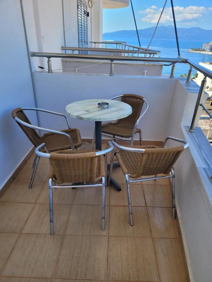 Marina Apartment Sarandë Exteriör bild